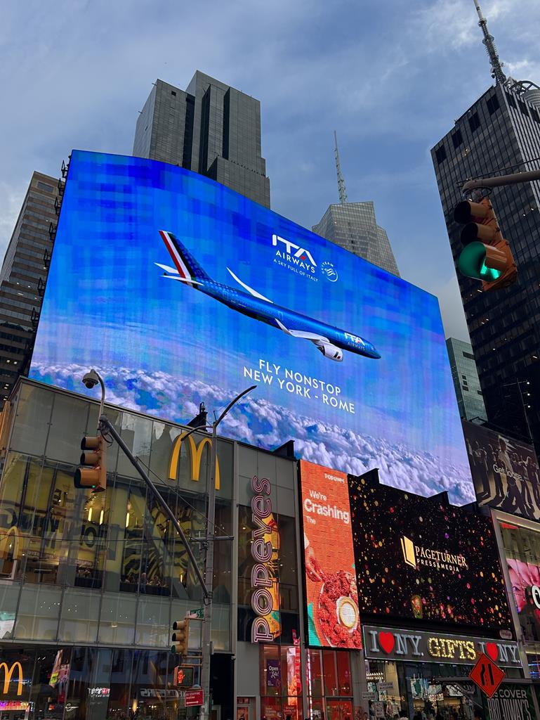 ITA Airways,NY,DSN,45 st & 7 av Manhattan NYC,09-17-24
