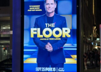 Hulu The floor,NY,DSK,57 st & 8 Av Manhattan NYC,09-09-24