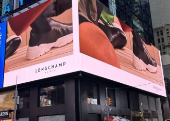 Longchamp,NY,DSN,45 st & 7 av Manhattan NYC,09-17-24