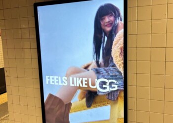 UGG,NY,DSP,42 st Times Square subway train station platform Manhattan NYC,09-17-24